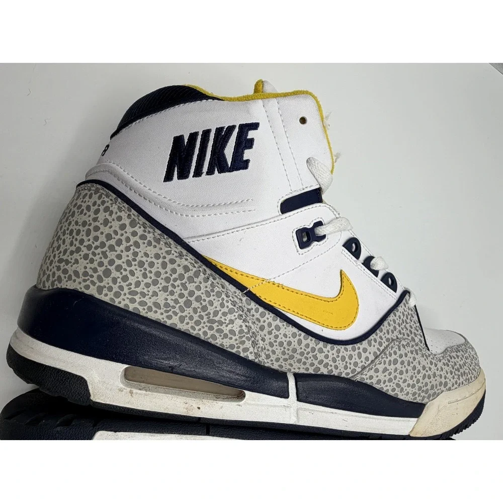 Nike Air Assault White Elephant Yellow Navy 315064-171 Mens Sz 12 No Box